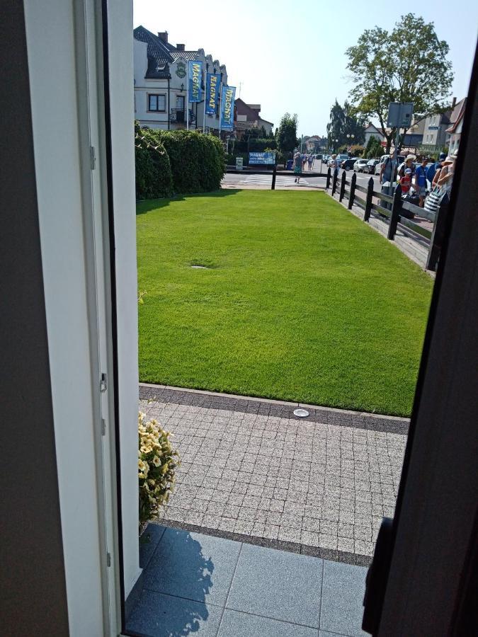 Pokoje Goscinne Zawisza Leba Exterior foto